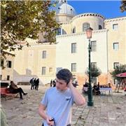 Profesor de padel con titulo oficial de la federación Madrileña de Padel.